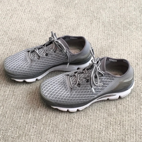 Under Armour Shoes - Women’s SZ 8 Under Armour Speed Form Gemini Shoes
